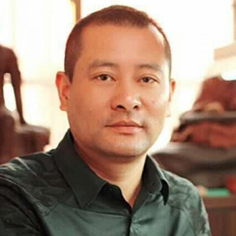 紫砂艺人华青，工艺美术师