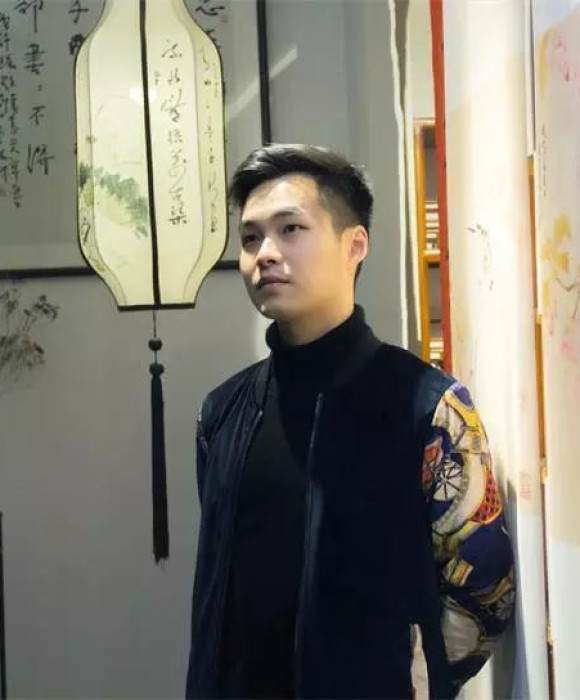 紫砂艺人卢达，助理工艺美术师