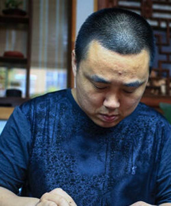 紫砂艺人史丹雄，助理工艺美术师