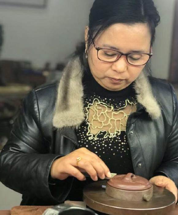 紫砂艺人史云琴，工艺美术员
