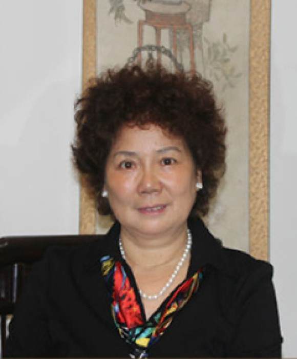 紫砂艺人史亚琴，工艺美术师