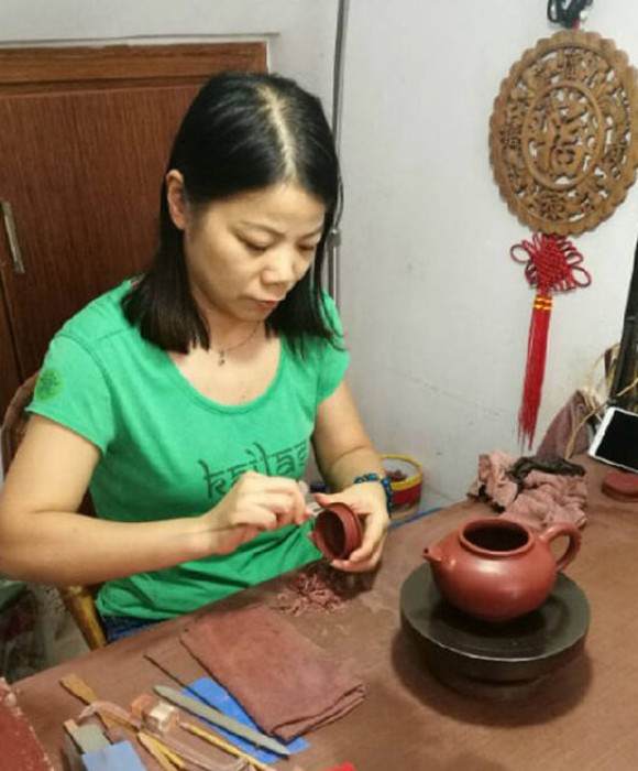 紫砂艺人史小琴，工艺美术师