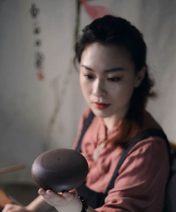 紫砂艺人史科雯，工艺美术师