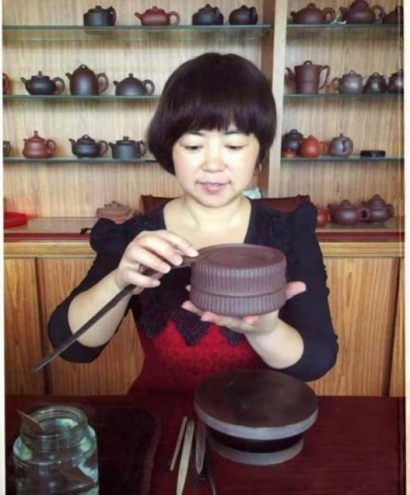 紫砂艺人史美萍，高级工艺美术师
