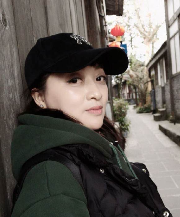 紫砂艺人叶芳，工艺美术师