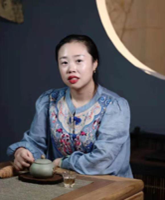 紫砂艺人叶镭，工艺美术师