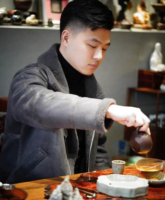 紫砂艺人叶静升，工艺美术师