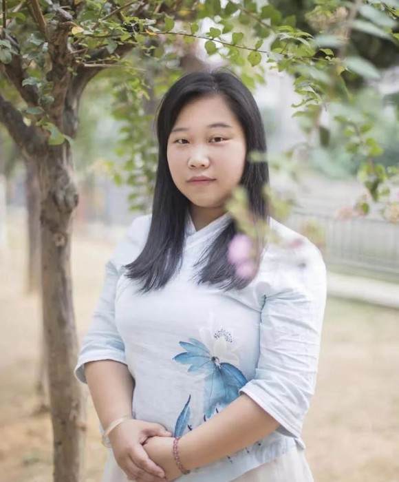紫砂艺人吉汇琴，助理工艺美术师