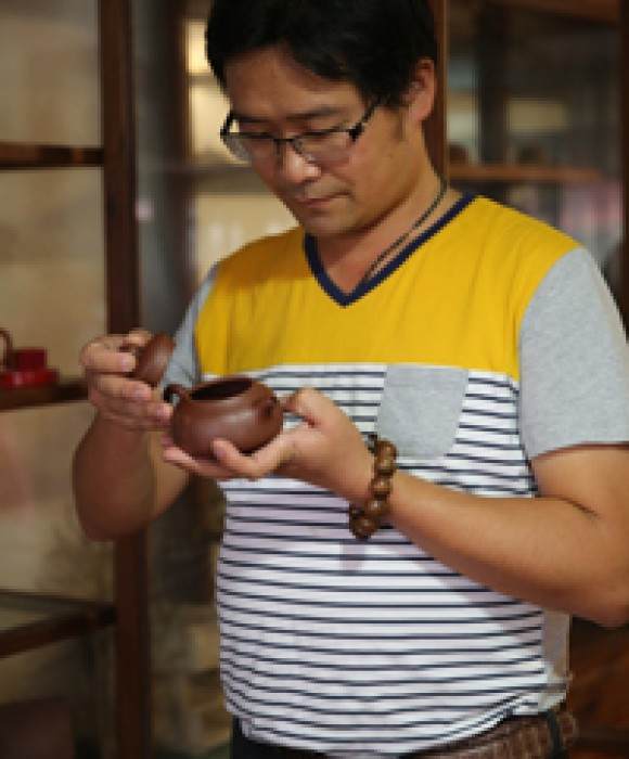 紫砂艺人吉涛，高级工艺美术师