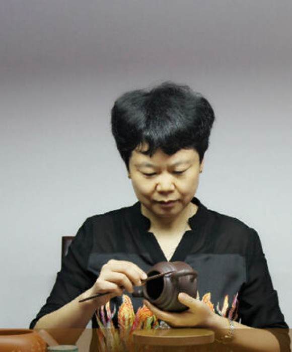 紫砂艺人吴兰君，工艺美术师