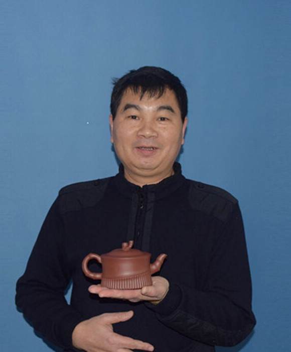 紫砂艺人吴军强，工艺美术员