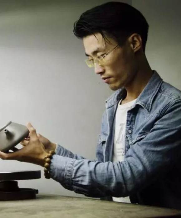 紫砂艺人吴冶，助理工艺美术师