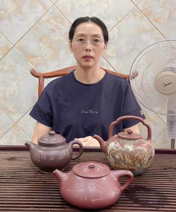 紫砂艺人吴勤芳，高级工艺美术师