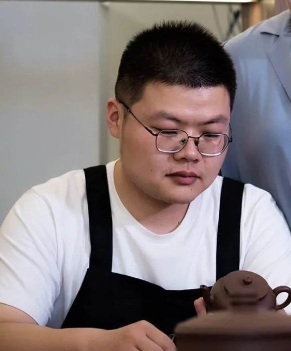 紫砂艺人吴奇伟，民间实力派