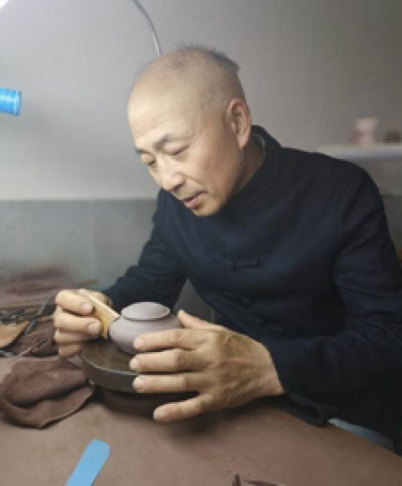 紫砂艺人吴寿志，高级工艺美术师
