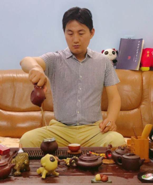 紫砂艺人吴庆章，工艺美术师