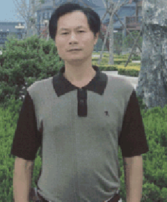紫砂艺人吴建强，助理工艺美术师