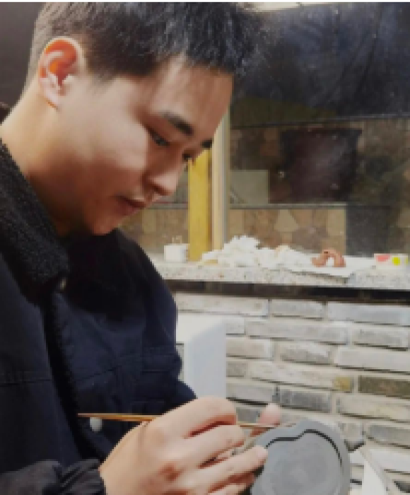 紫砂艺人吴张闻，工艺美术师