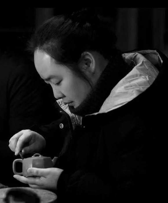 紫砂艺人吴彩云，工艺美术员