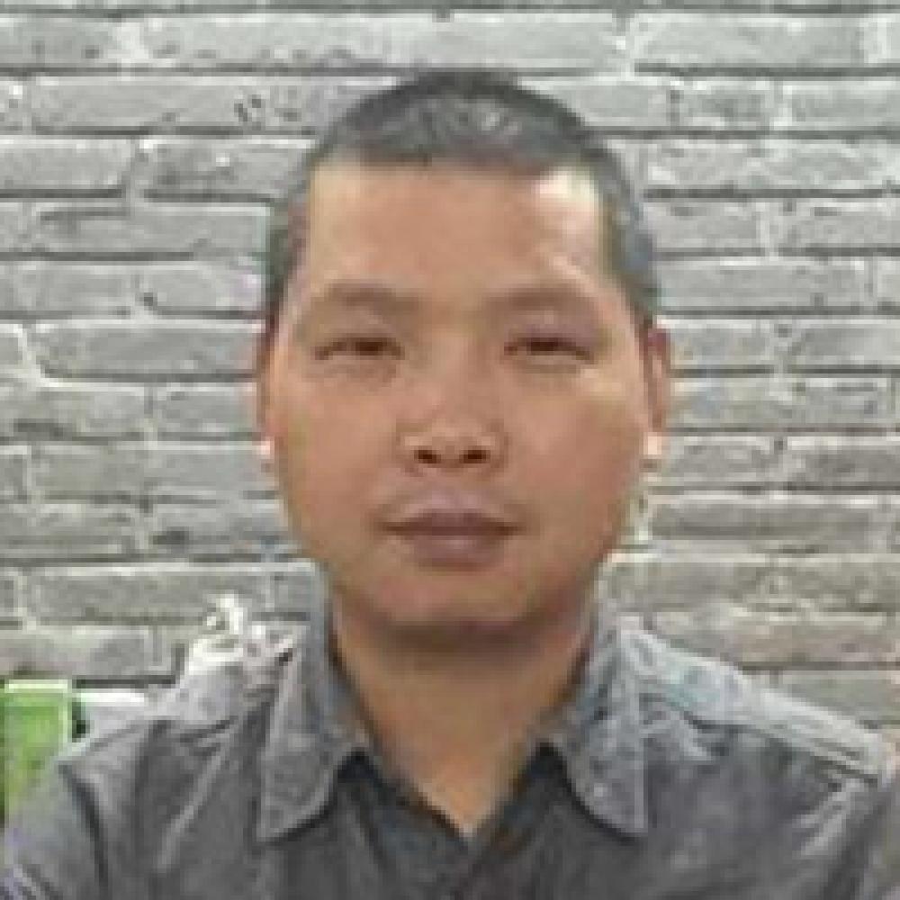 紫砂艺人吴志平，正高级工艺美术师