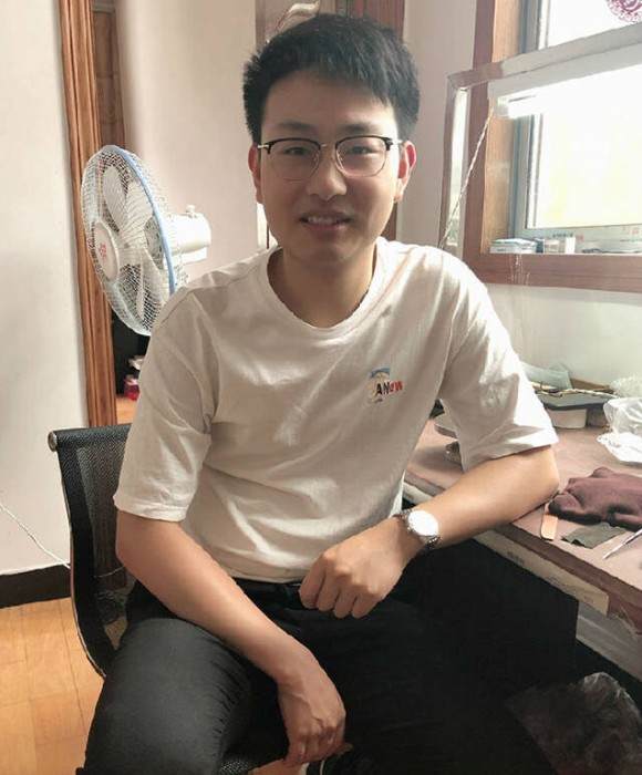 紫砂艺人吴文豪，助理工艺美术师