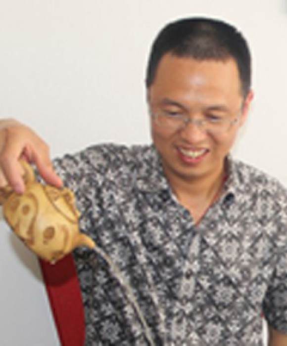 紫砂艺人吴新军，工艺美术师