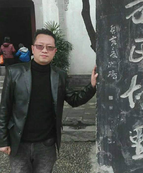 紫砂艺人吴新，助理工艺美术师