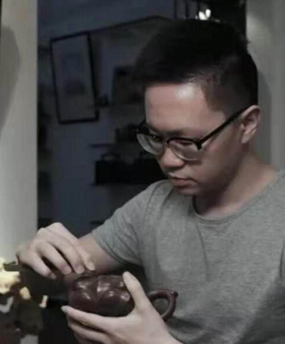 紫砂艺人吴旭辰，工艺美术师