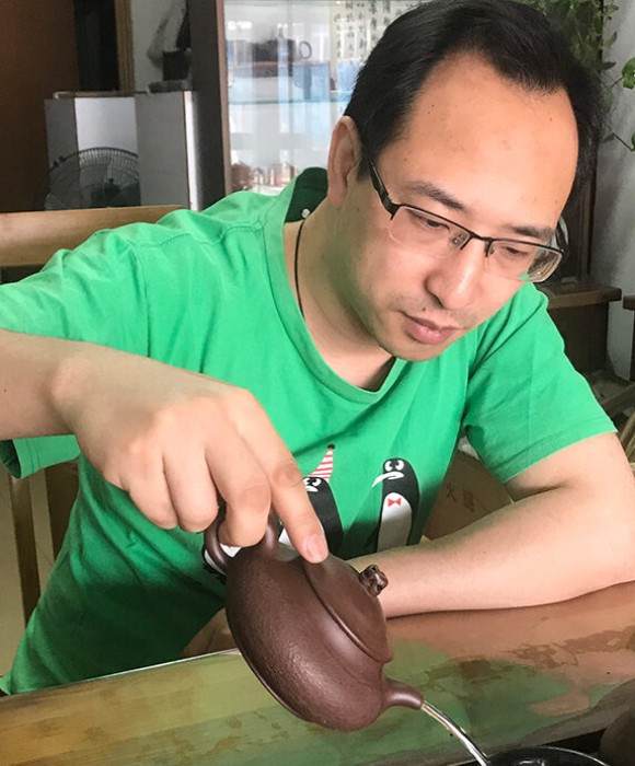 紫砂艺人吴昉，助理工艺美术师