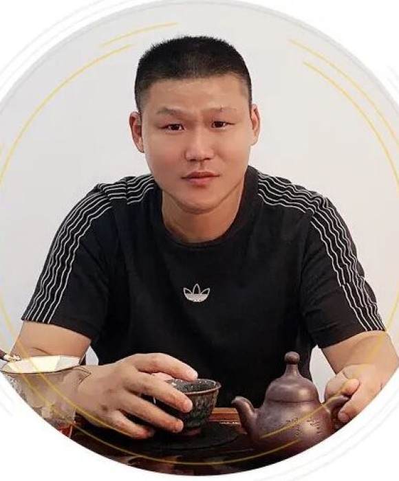 紫砂艺人吴朋，工艺美术师