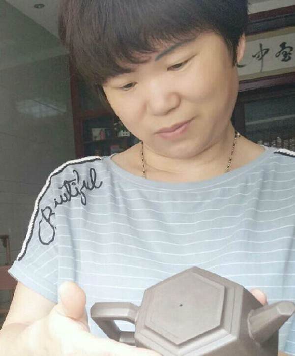 紫砂艺人吴桂林，工艺美术师