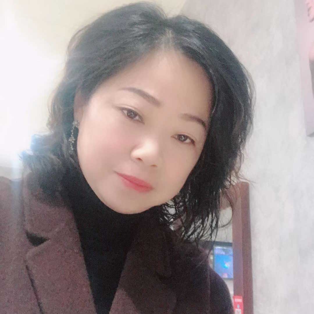 紫砂艺人吴梅芬，助理工艺美术师