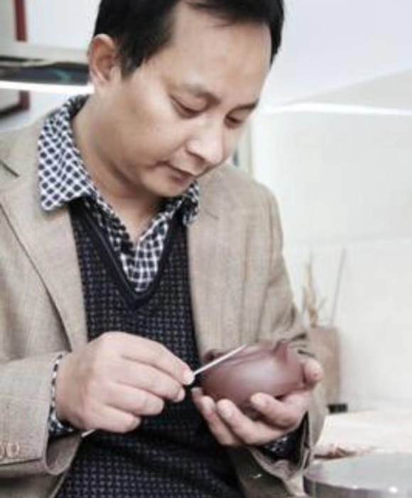 紫砂艺人吴森林，工艺美术师