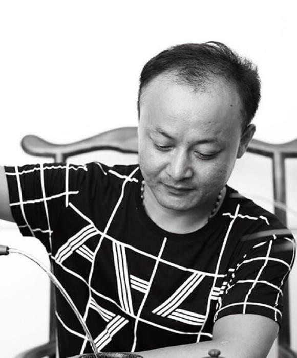 紫砂艺人吴洪明，工艺美术师