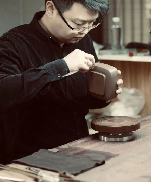 紫砂艺人吴涛，工艺美术师