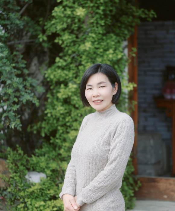 紫砂艺人吴燕群，正高级工艺美术师