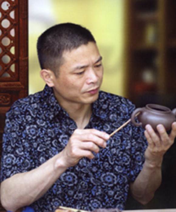 紫砂艺人吴玉群，高级工艺美术师（乡土人才评审获得）