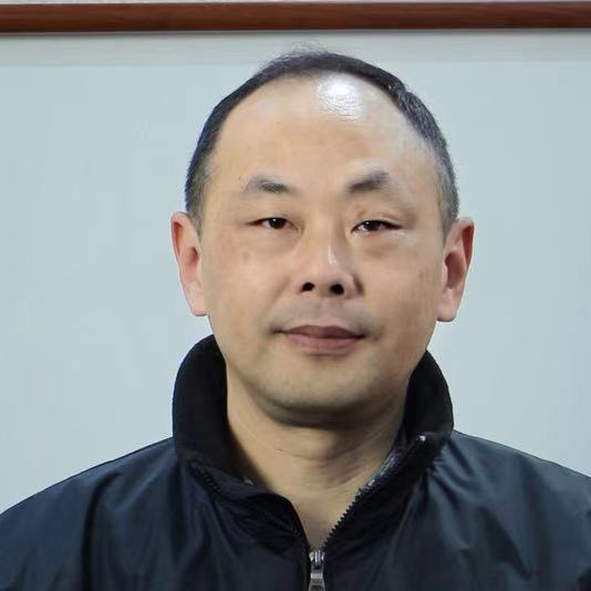 紫砂艺人吴立平，工艺美术师