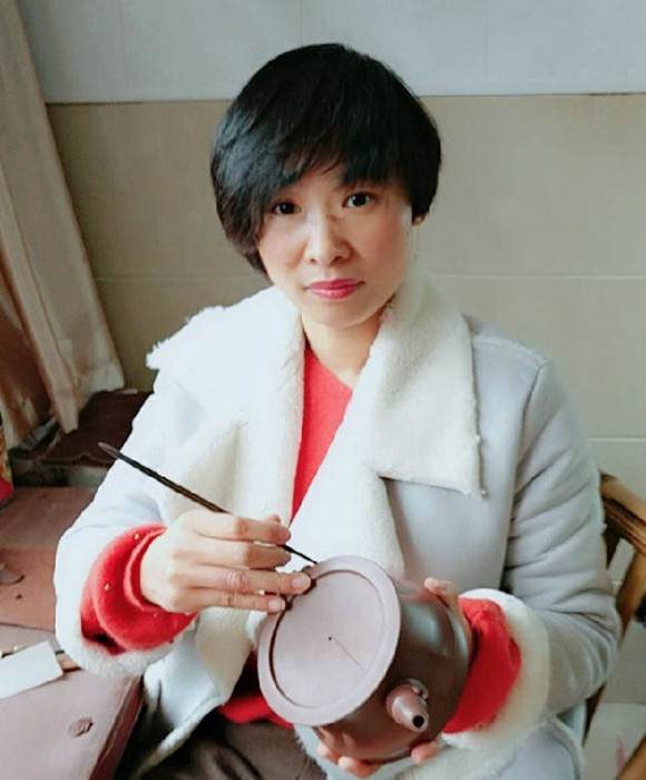 紫砂艺人吴艳，工艺美术师