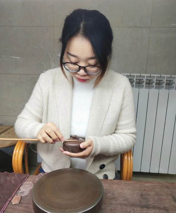 紫砂艺人吴雯熙，助理工艺美术师