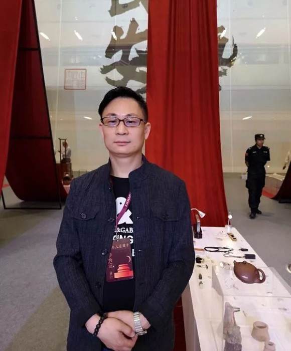 紫砂艺人吴青阳，工艺美术师