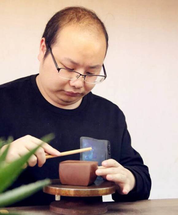 紫砂艺人吴飞，工艺美术师