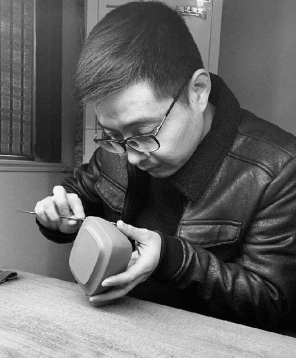 紫砂艺人周勋，助理工艺美术师