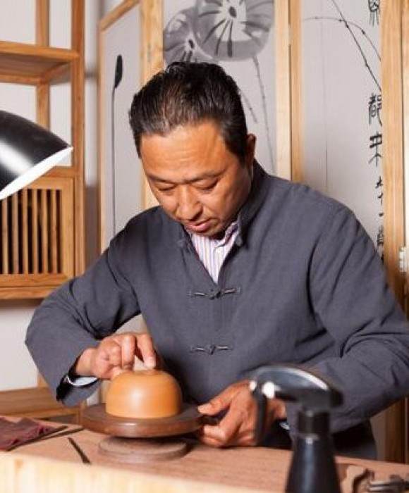 紫砂艺人周国洪，工艺美术师