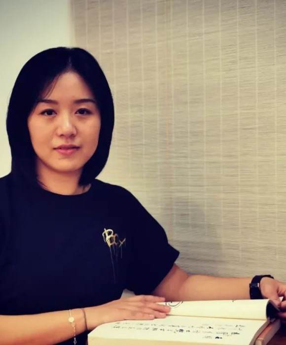 紫砂艺人周妮，民间实力派