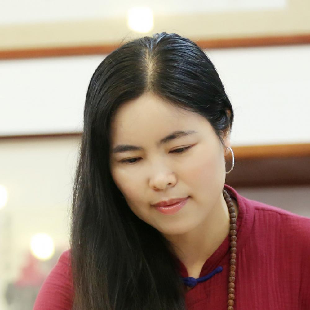 紫砂艺人周慧，正高级工艺美术师