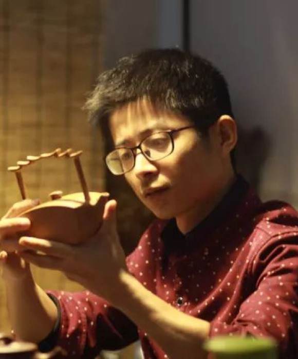 紫砂艺人周文伟，工艺美术师