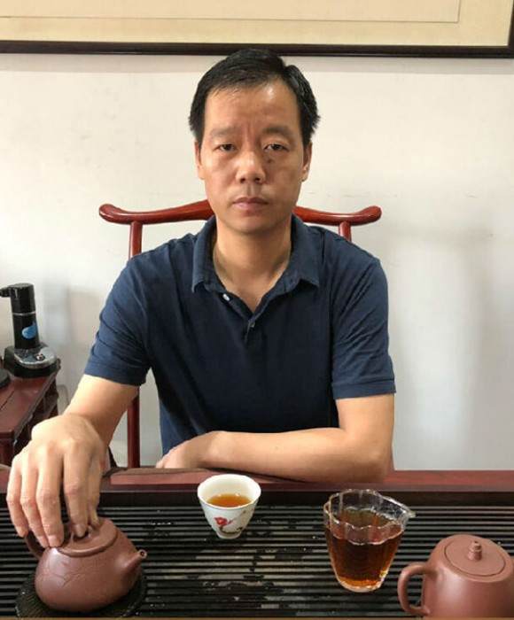 紫砂艺人周旭平，工艺美术师