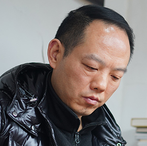 紫砂艺人周永纲，高级工艺美术师