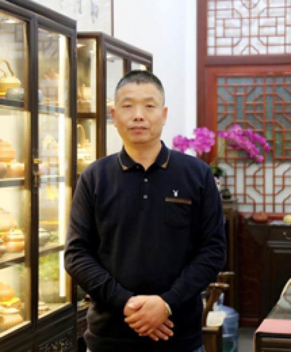 紫砂艺人周洪星，工艺美术员